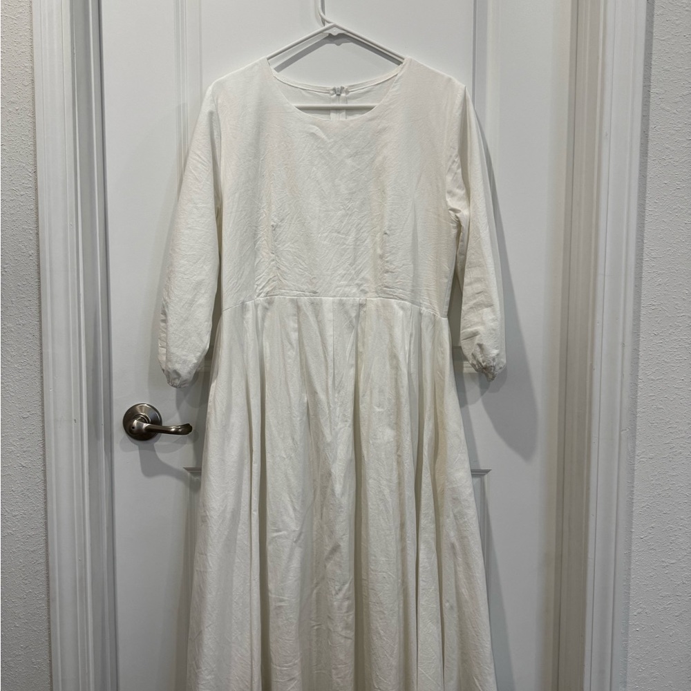 Elegant White 3/4-Sleeve Dress